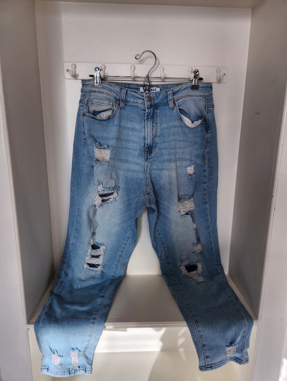 Light Blue Distressed Woman's Jeans - Unbranded